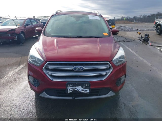 1FMCU0J94HUD37737 Ford Escape Titanium