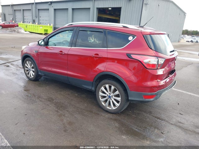 1FMCU0J94HUD37737 Ford Escape Titanium