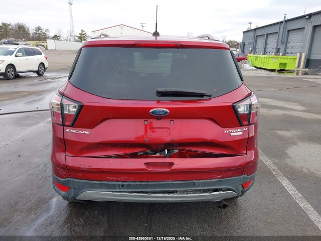 1FMCU0J94HUD37737 Ford Escape Titanium
