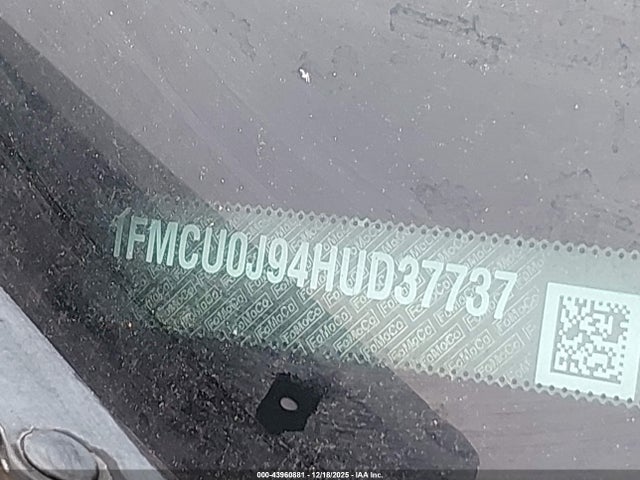 1FMCU0J94HUD37737 Ford Escape Titanium