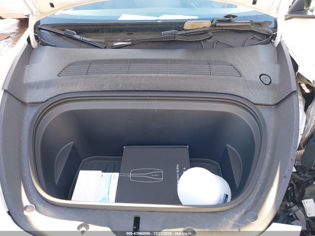43960896 :رقم المزاد ، 7SAYGDED6RF156319 vin ، 2024 Tesla Model Y Rwd مزاد بيع