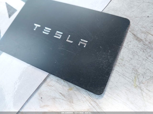 43960896 :رقم المزاد ، 7SAYGDED6RF156319 vin ، 2024 Tesla Model Y Rwd مزاد بيع