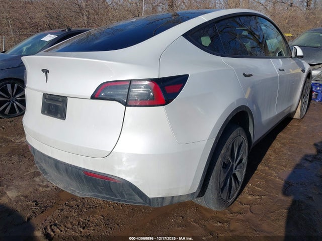 43960896 :رقم المزاد ، 7SAYGDED6RF156319 vin ، 2024 Tesla Model Y Rwd مزاد بيع