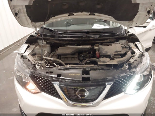 JN1BJ1CR1HW127101 Nissan Rogue Sport Sl