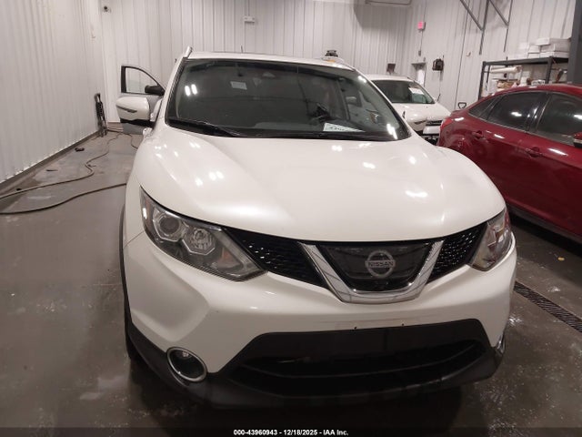 JN1BJ1CR1HW127101 Nissan Rogue Sport Sl