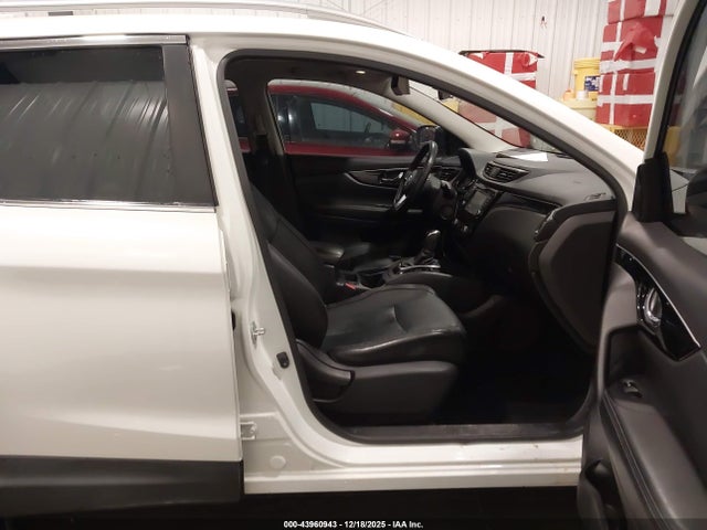 JN1BJ1CR1HW127101 Nissan Rogue Sport Sl