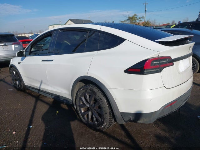 2023 TESLA MODEL X 7SAXCDE52PF370365 Photo 2