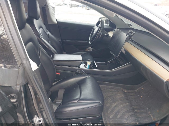 2018 TESLA MODEL 3 5YJ3E1EA9JF025522 Photo 4