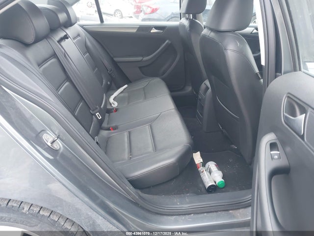 43961070 :رقم المزاد ، 3VWLA7AJXFM206276 vin ، 2015 Volkswagen Jetta 2.0l Tdi Se مزاد بيع