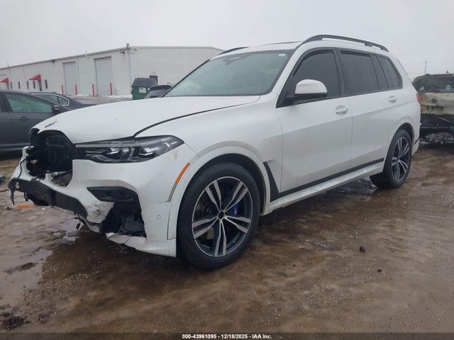 2022 BMW X7 5UXCW2C05N9K70104 Photo 1