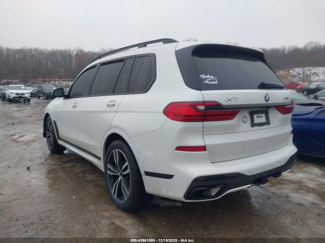 2022 BMW X7 5UXCW2C05N9K70104 Photo 2