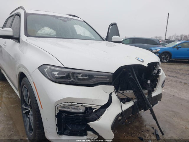 2022 BMW X7 5UXCW2C05N9K70104 Photo 5