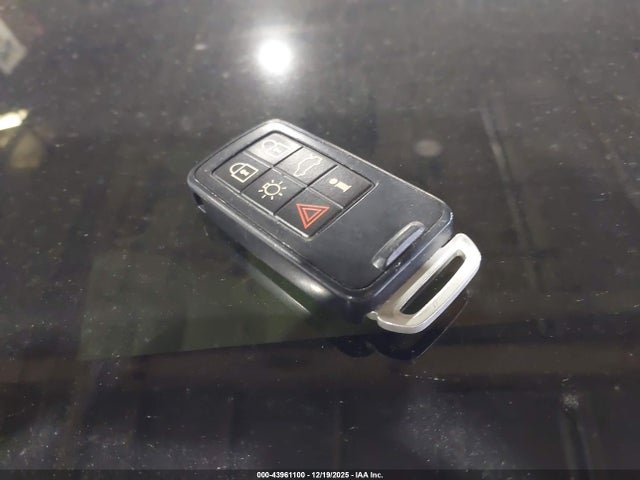 YV4902DZ3E2530032 Volvo Xc60 T6 R-design