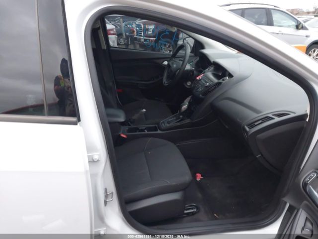 2018 FORD FOCUS 1FADP3FE3JL303295 Photo 4