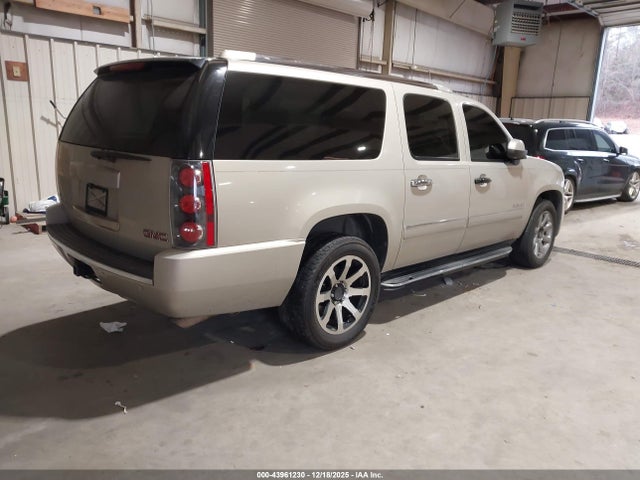 2011 GMC YUKON XL 1500 1GKS2MEFXBR322770 Photo 3