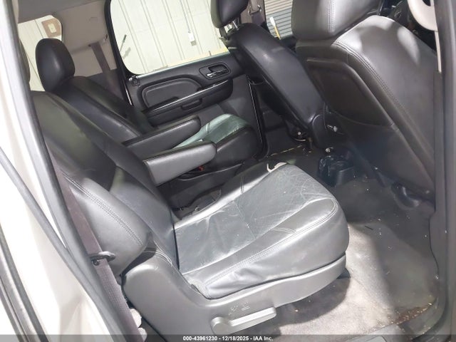 2011 GMC YUKON XL 1500 1GKS2MEFXBR322770 Photo 7