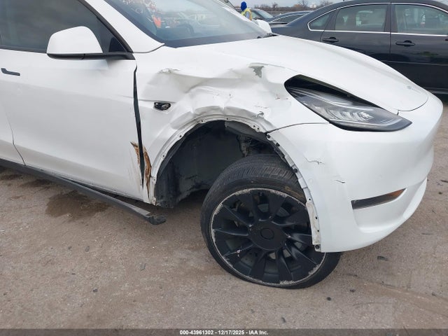 43961302 :رقم المزاد ، 7SAYGDEE8NA014232 vin ، 2022 Tesla Model Y Long Range Dual Motor All-wheel Drive مزاد بيع