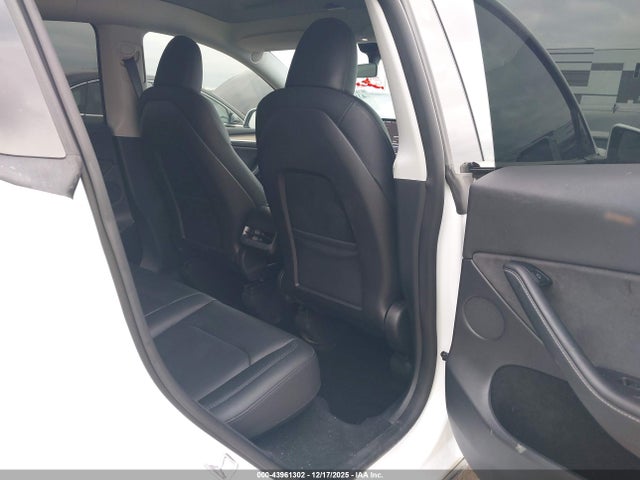 43961302 :رقم المزاد ، 7SAYGDEE8NA014232 vin ، 2022 Tesla Model Y Long Range Dual Motor All-wheel Drive مزاد بيع