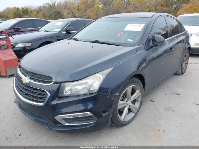Chevrolet LUV 2015 1G1PE5SB9F7220466 Image 2