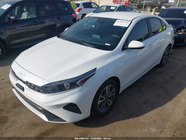 KIA Forte Lxs 2023 3KPF24AD0PE508659 Image 2