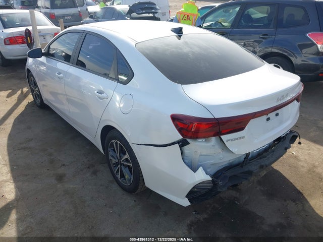 KIA Forte Lxs 2023 3KPF24AD0PE508659 Image 3