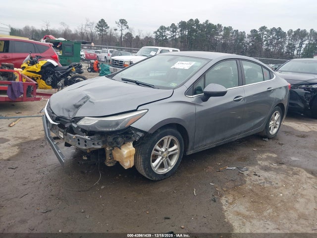 Chevrolet Cruze Lt Auto 2018 1G1BE5SM2J7236612 Image 2