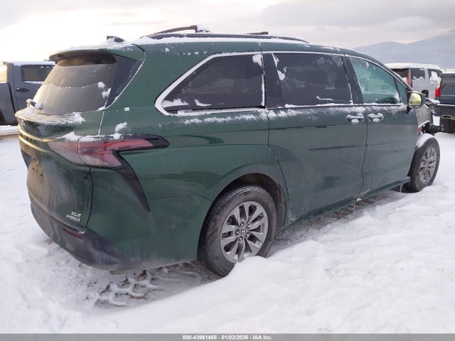 2024 TOYOTA SIENNA 5TDJSKFC3RS150089 Photo 3
