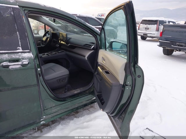 2024 TOYOTA SIENNA 5TDJSKFC3RS150089 Photo 4