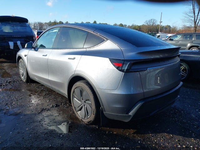 2026 TESLA MODEL Y 7SAYGDEE6TA387198 Photo 2