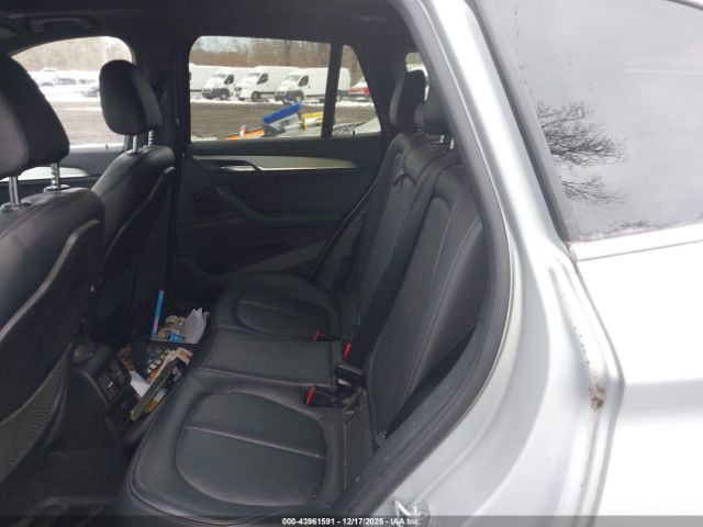 2017 BMW X1 WBXHT3C34H5F78950 Photo 7