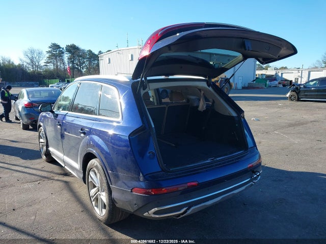 2020 AUDI Q7 WA1VXBF78LD007741 Photo 2
