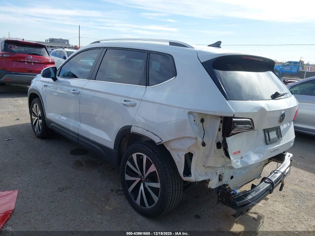 2022 VOLKSWAGEN TAOS 3VVLX7B25NM076772 Photo 2