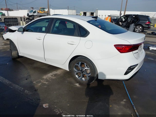 KIA Forte Lxs 2021 3KPF24ADXME406653 Image 3