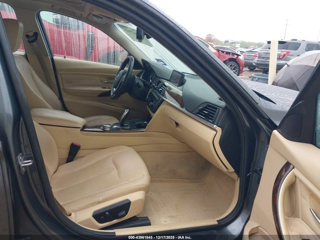 43961945 :رقم المزاد ، WBA3A5G54FNS83438 vin ، 2015 Bmw 328i مزاد بيع