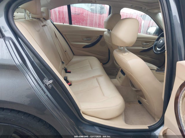 43961945 :رقم المزاد ، WBA3A5G54FNS83438 vin ، 2015 Bmw 328i مزاد بيع