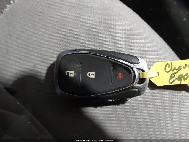 2GNAXHEV3K6285247 Chevrolet EQUINOX LS