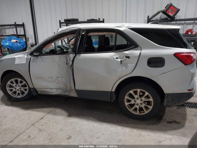 2GNAXHEV3K6285247 Chevrolet EQUINOX LS