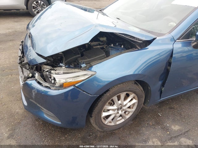 Продаж на аукціоні авто 2018 Mazda Mazda3 Sport, vin: 3MZBN1U71JM253394, номер лоту: 43961966