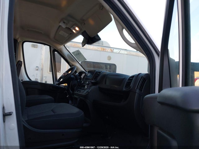 43961967 :رقم المزاد ، 3C7WRVMG2PE557677 vin ، 2023 Ram Promaster 3500 Cutaway Low Roof مزاد بيع