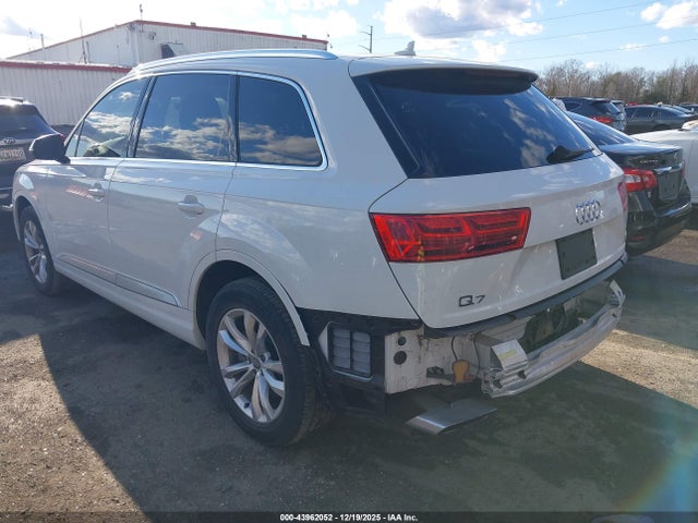 2017 AUDI Q7 WA1LAAF72HD027011 Photo 2
