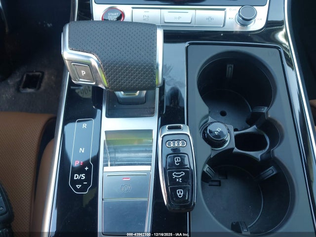 2025 AUDI RS Q8 WU1ARBF13SD021526 Photo 10