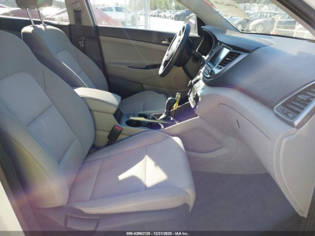 2018 HYUNDAI TUCSON KM8J33A21JU783574 Photo 4
