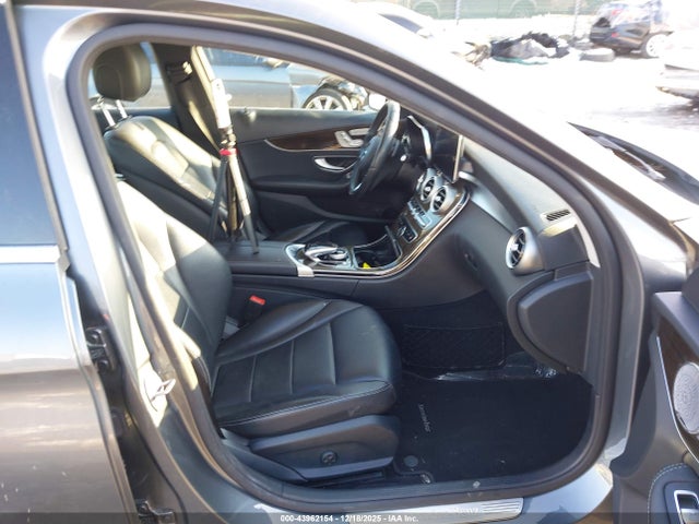 55SWF4KB7HU215692 Mercedes-Benz C 300 4matic