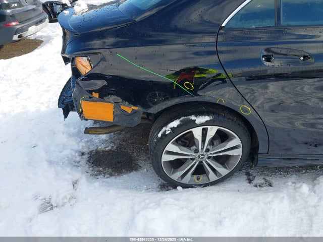 WDDSJ4GB8KN749306 Mercedes-Benz CLA 250 4MATIC