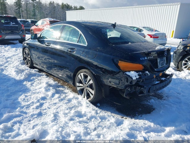 WDDSJ4GB8KN749306 Mercedes-Benz CLA 250 4MATIC