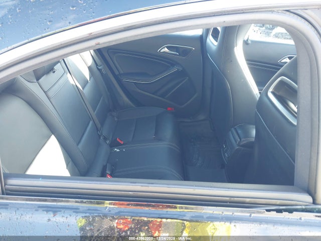 WDDSJ4GB8KN749306 Mercedes-Benz CLA 250 4MATIC