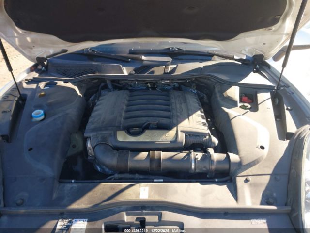 2016 PORSCHE CAYENNE WP1AA2A25GLA10608 Photo 9