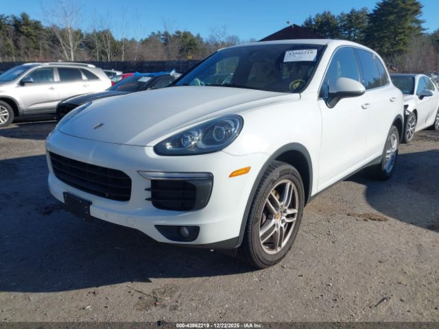 2016 PORSCHE CAYENNE WP1AA2A25GLA10608 Photo 1