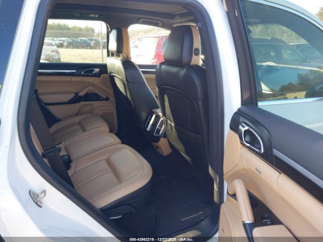 2016 PORSCHE CAYENNE WP1AA2A25GLA10608 Photo 7