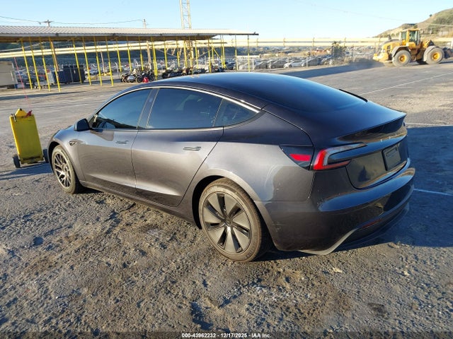 2025 TESLA MODEL 3 5YJ3E1EA6SF001261 Photo 2